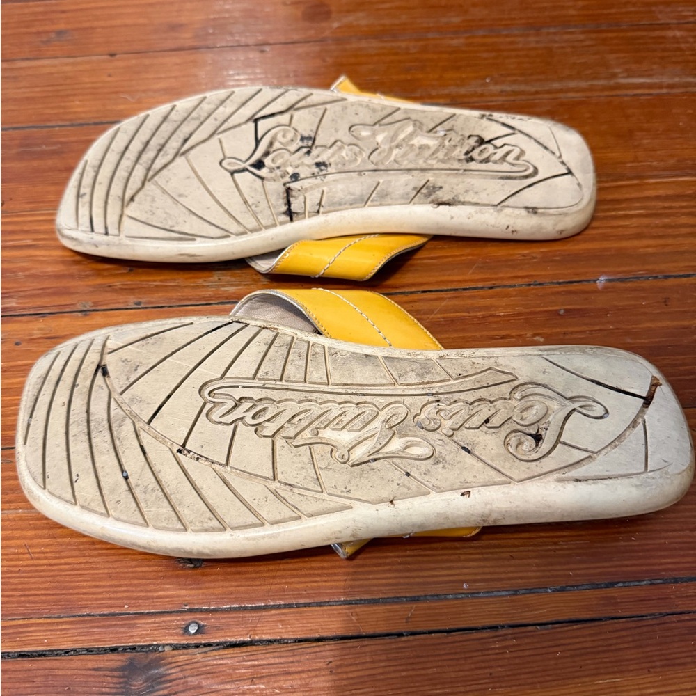 Authentic Louis Vuitton Patent Leather Gold Buckle Logo Slippers Size 8 - Picture 4 of 4